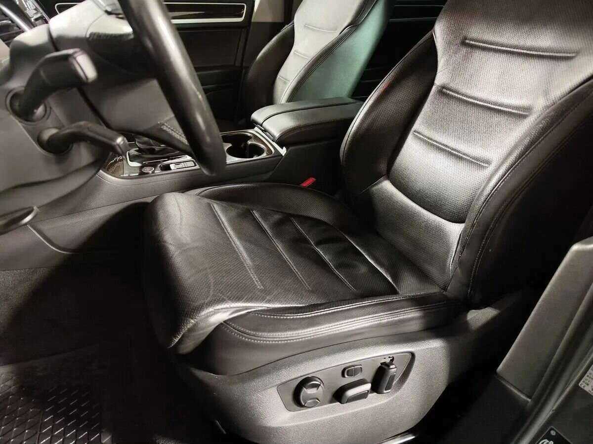 Купить Volkswagen Touareg с пробегом. Фото: #22