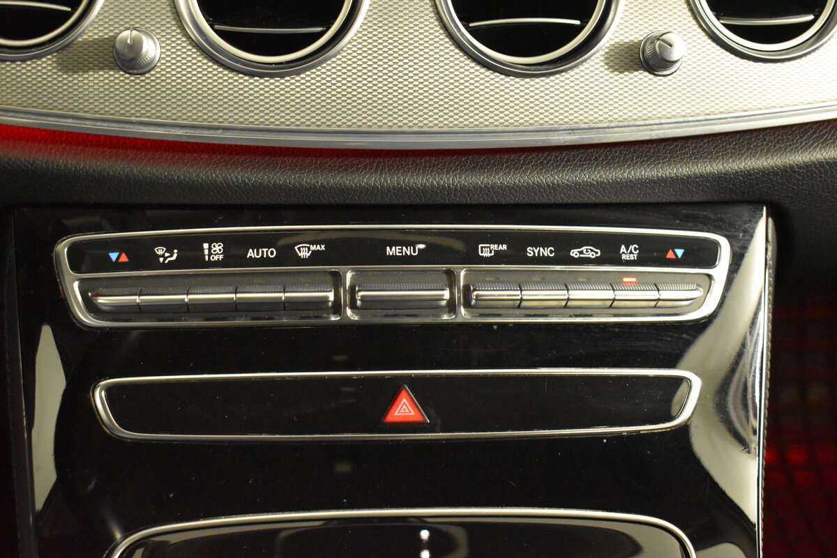 Купить Mercedes-Benz E-Класс с пробегом. Фото: #17