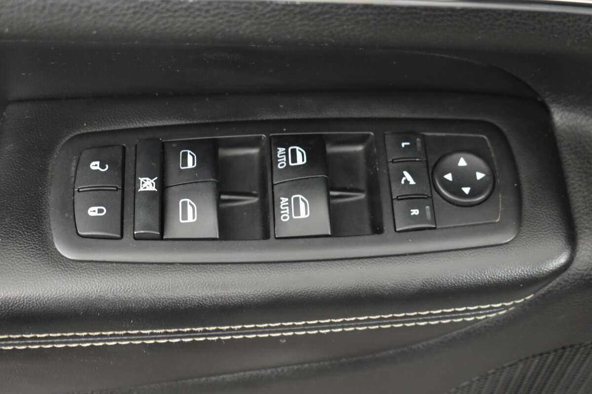 Купить Jeep Grand Cherokee с пробегом. Фото: #23