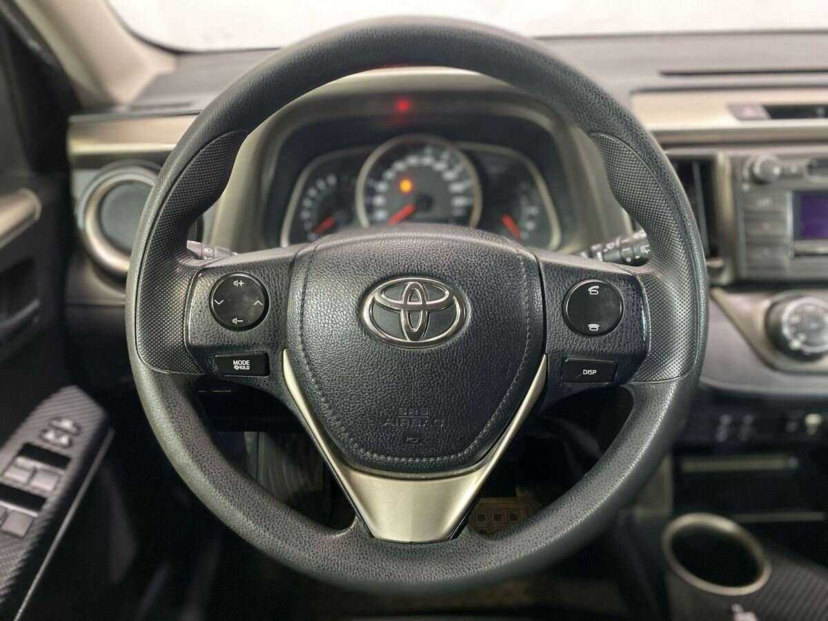 Купить Toyota RAV4 с пробегом. Фото: #11