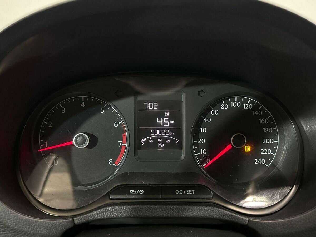 Купить Volkswagen Polo с пробегом. Фото: #11