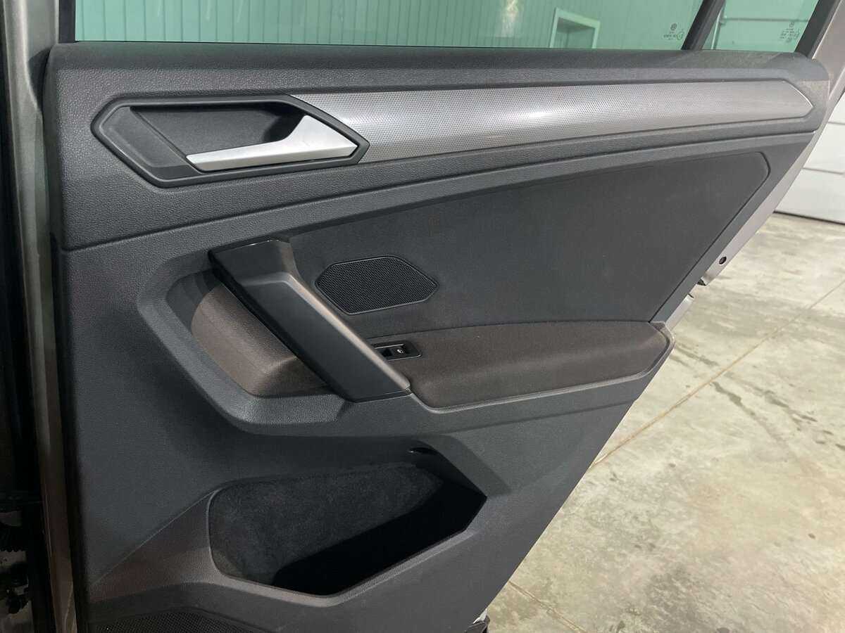 Купить Volkswagen Tiguan с пробегом. Фото: #24