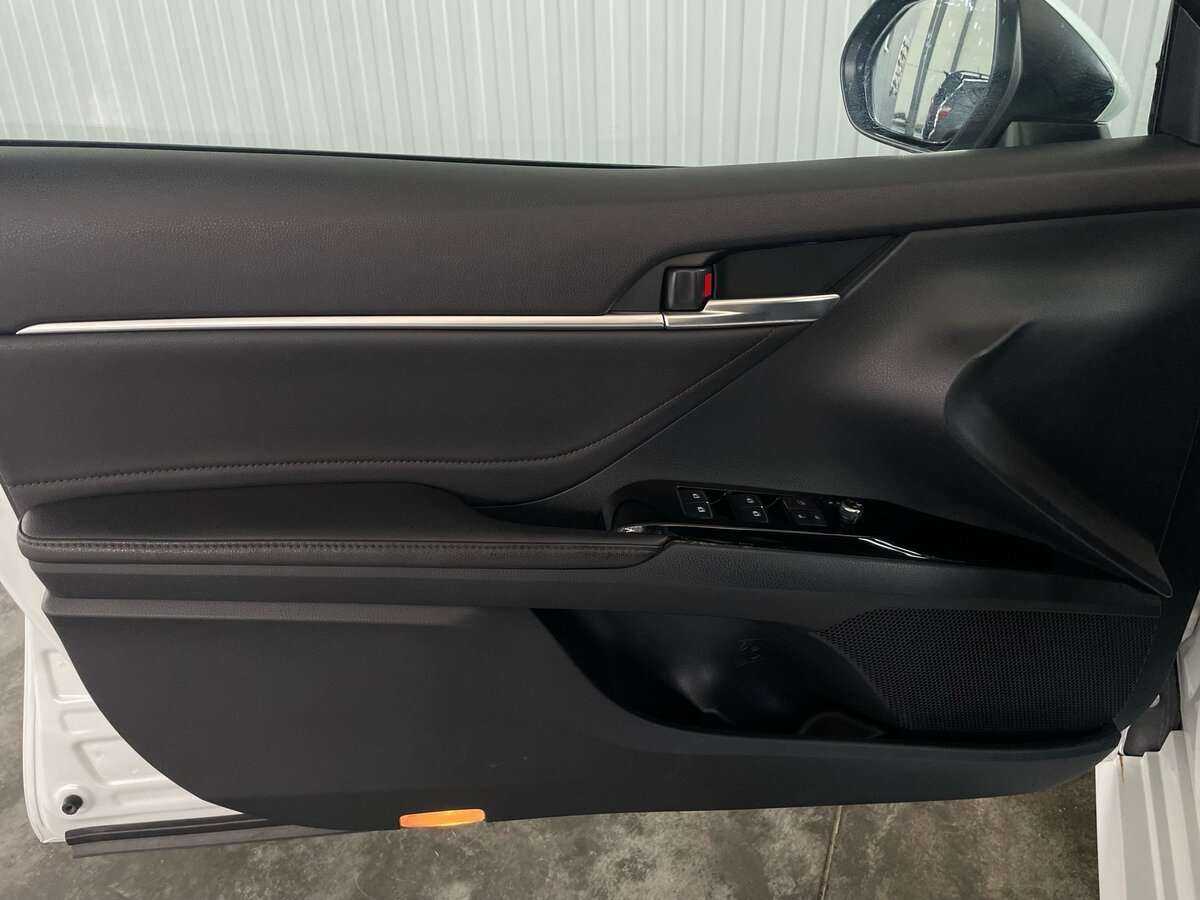 Купить Toyota Camry с пробегом. Фото: #20