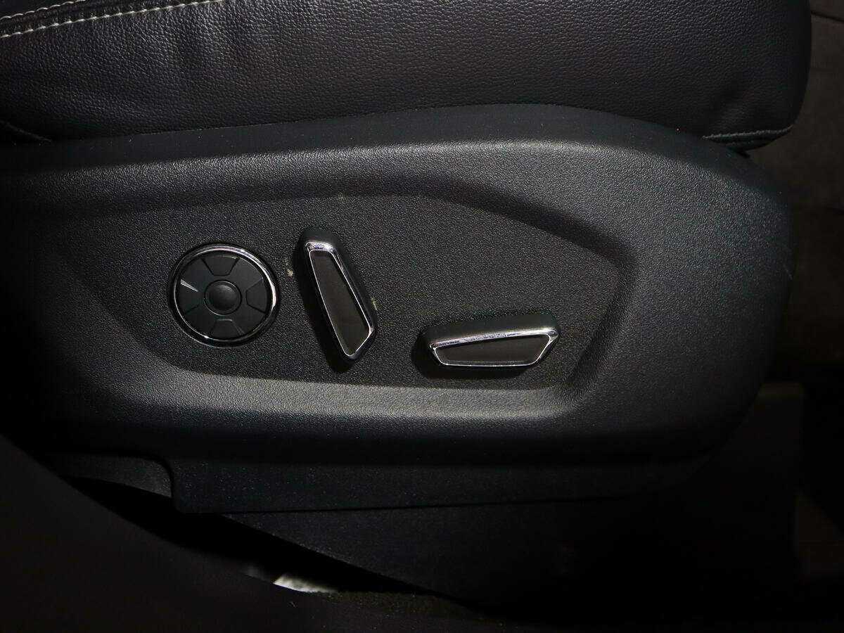 Купить Ford Explorer с пробегом. Фото: #16