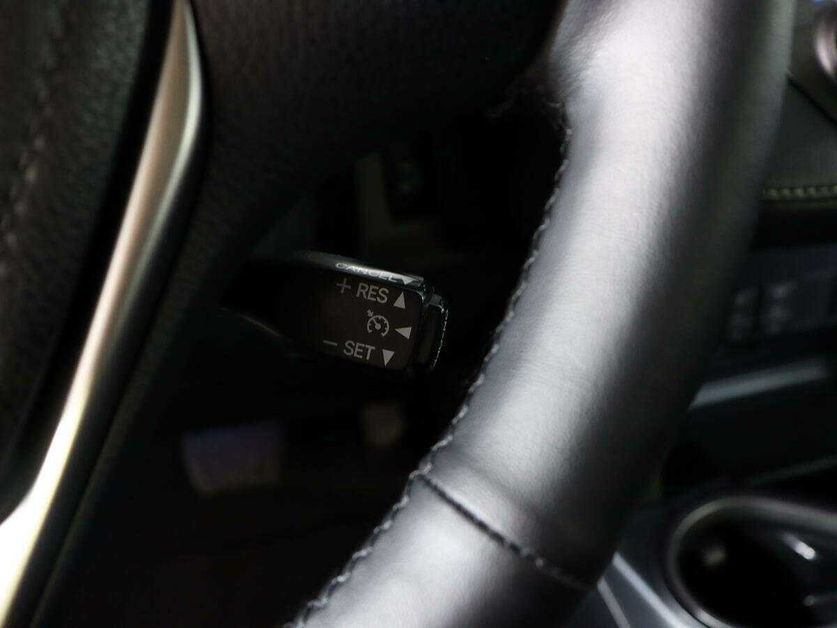 Купить Toyota RAV4 с пробегом. Фото: #17