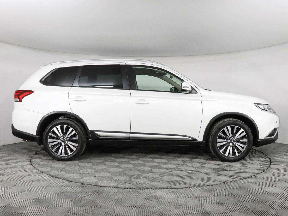 Купить Mitsubishi Outlander с пробегом. Фото: #3