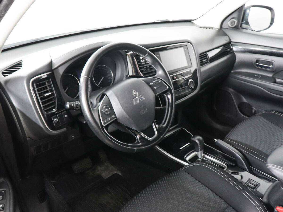 Купить Mitsubishi Outlander с пробегом. Фото: #8
