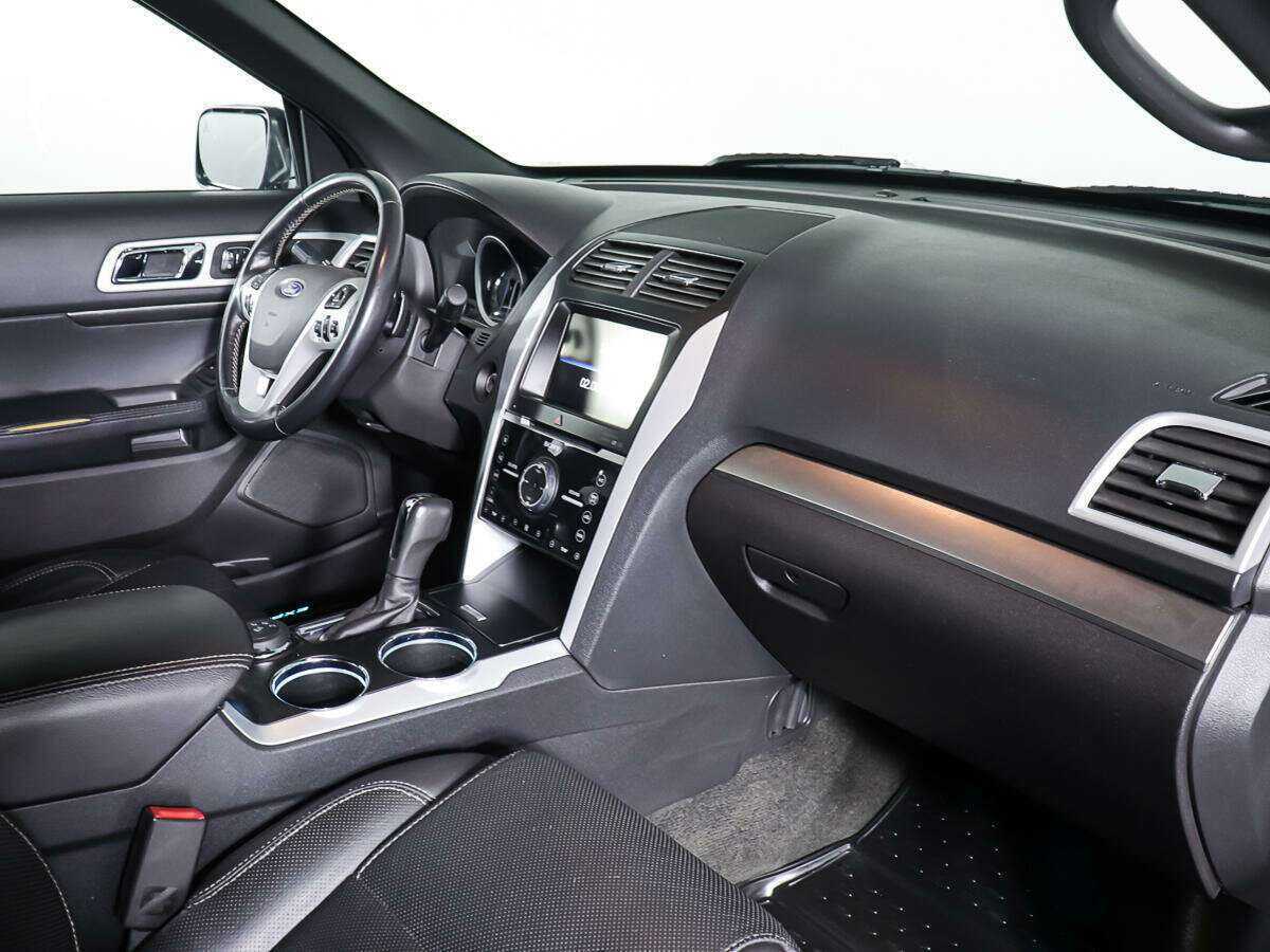 Купить Ford Explorer с пробегом. Фото: #8