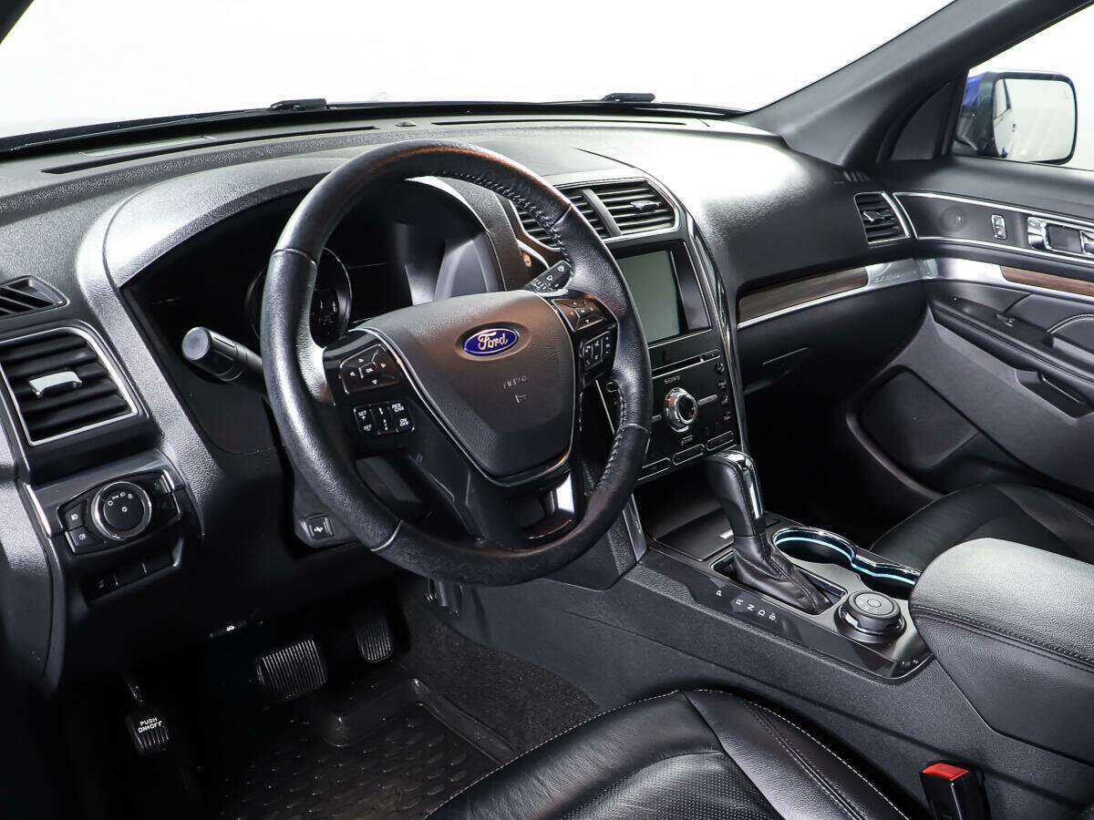 Купить Ford Explorer с пробегом. Фото: #14