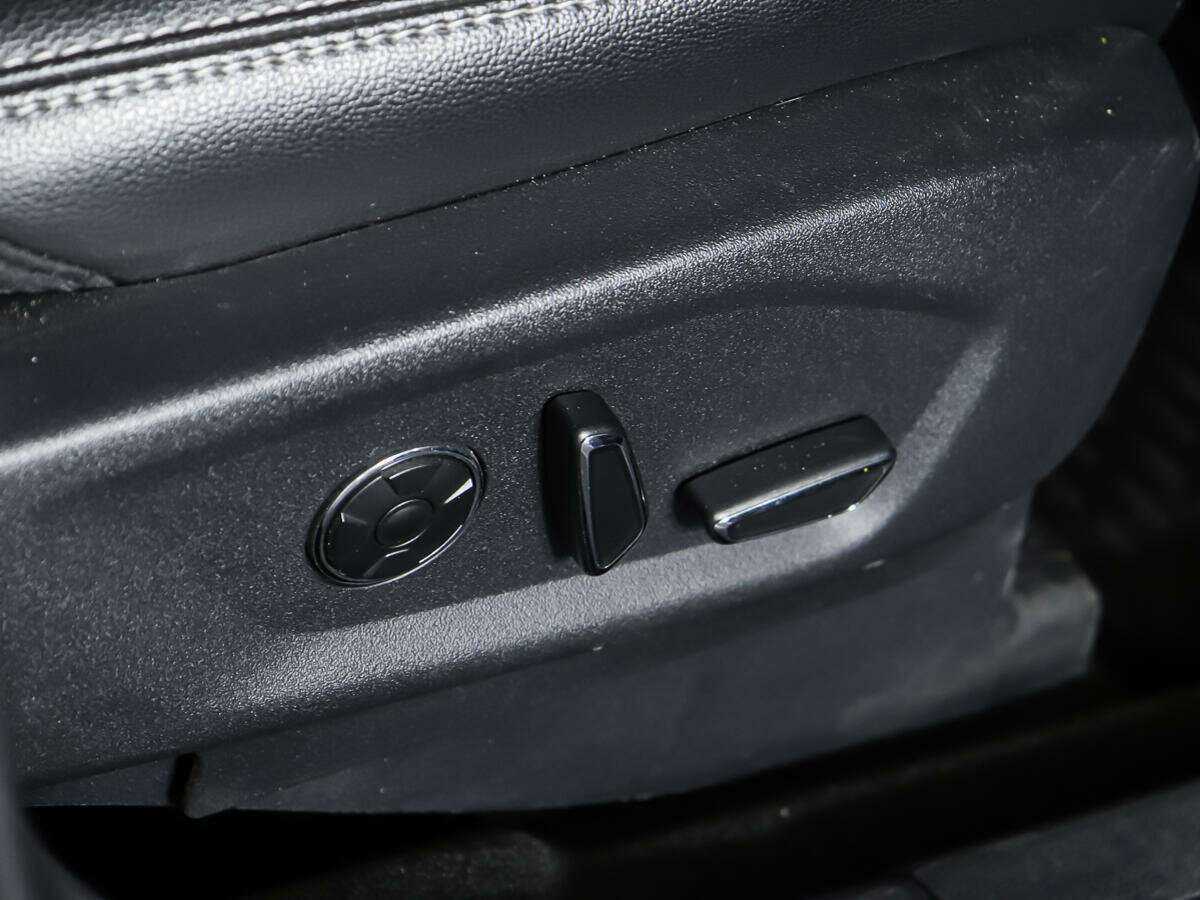 Купить Ford Explorer с пробегом. Фото: #18