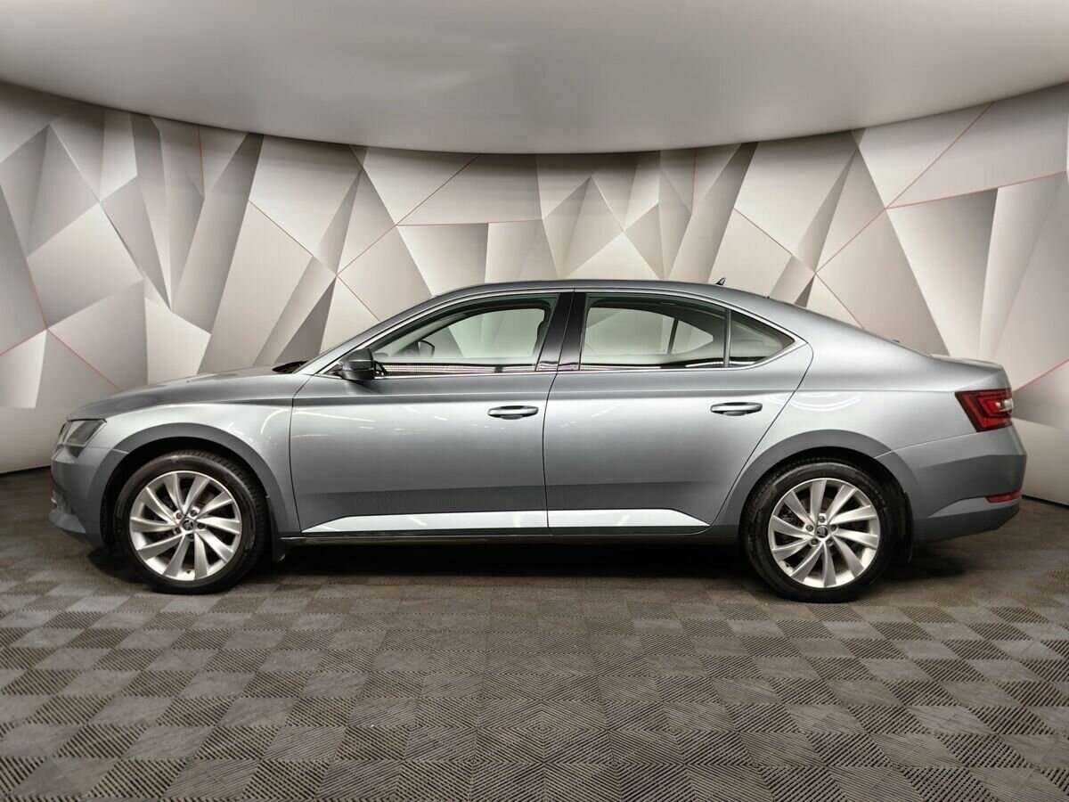 Купить Skoda Superb с пробегом. Фото: #4