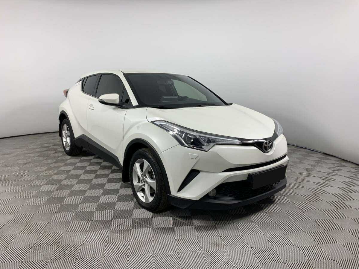 Купить Toyota C-HR с пробегом. Фото: #2