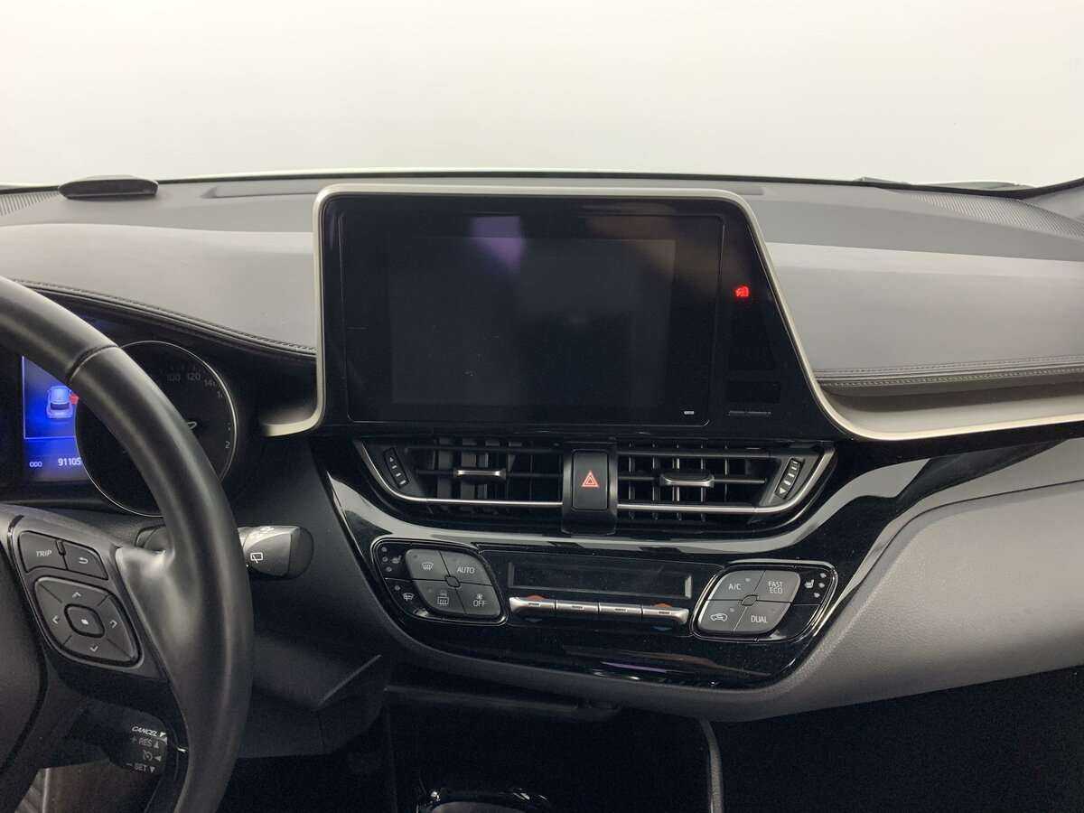 Купить Toyota C-HR с пробегом. Фото: #12
