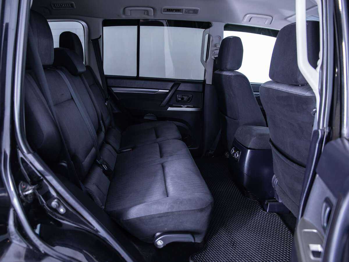 Купить Mitsubishi Pajero с пробегом. Фото: #5