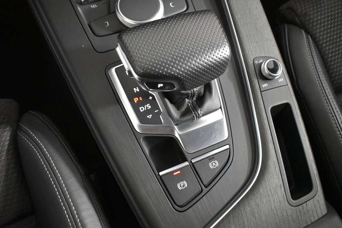 Купить Audi A4 с пробегом. Фото: #17