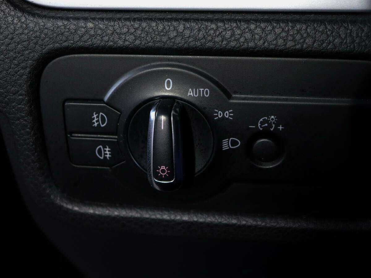 Купить Volkswagen Touareg с пробегом. Фото: #20