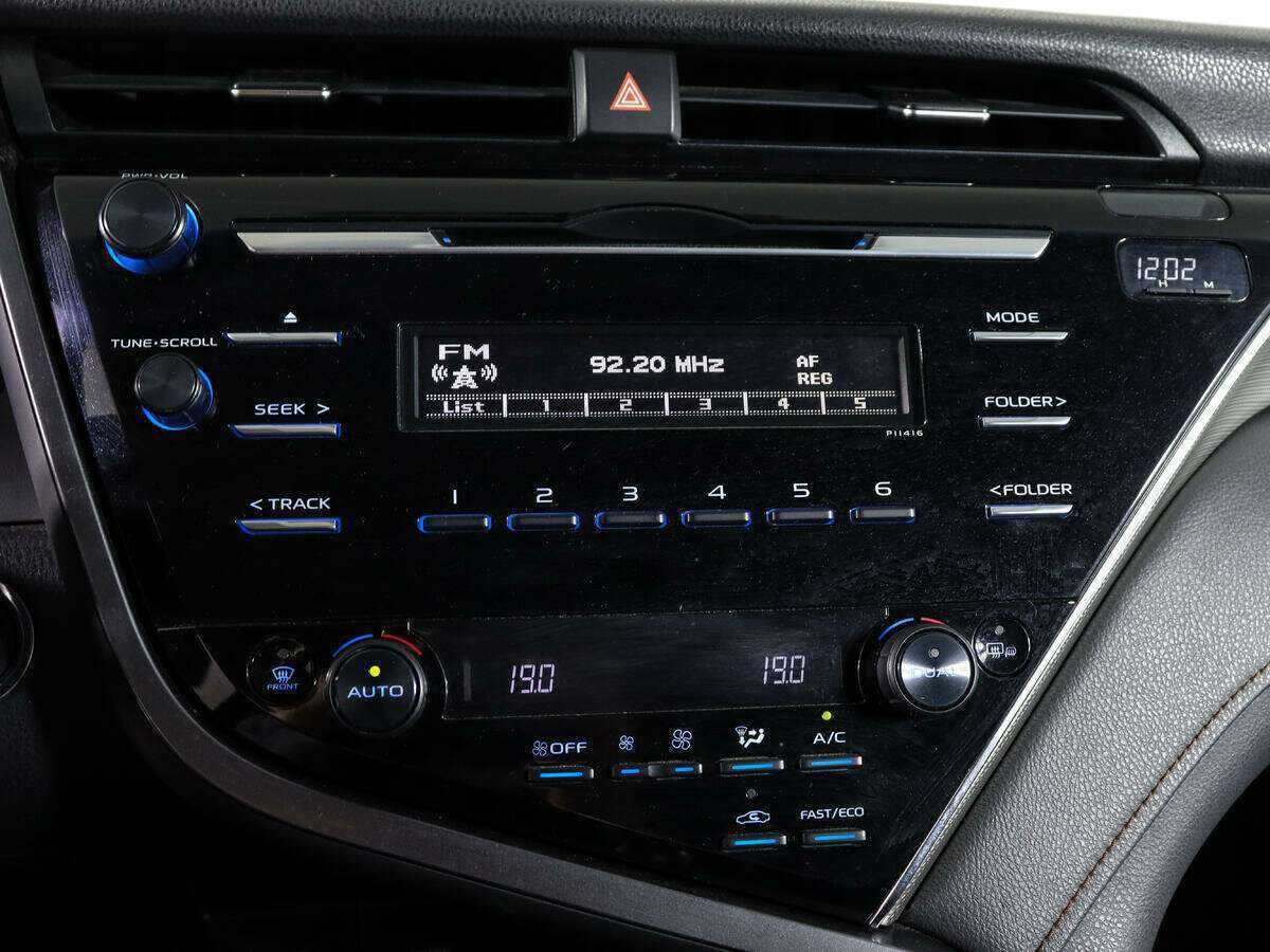 Купить Toyota Camry с пробегом. Фото: #17