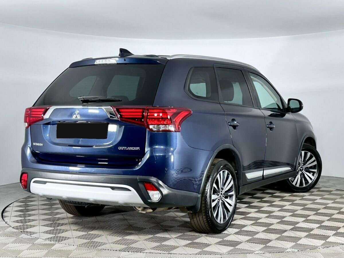 Купить Mitsubishi Outlander с пробегом. Фото: #1