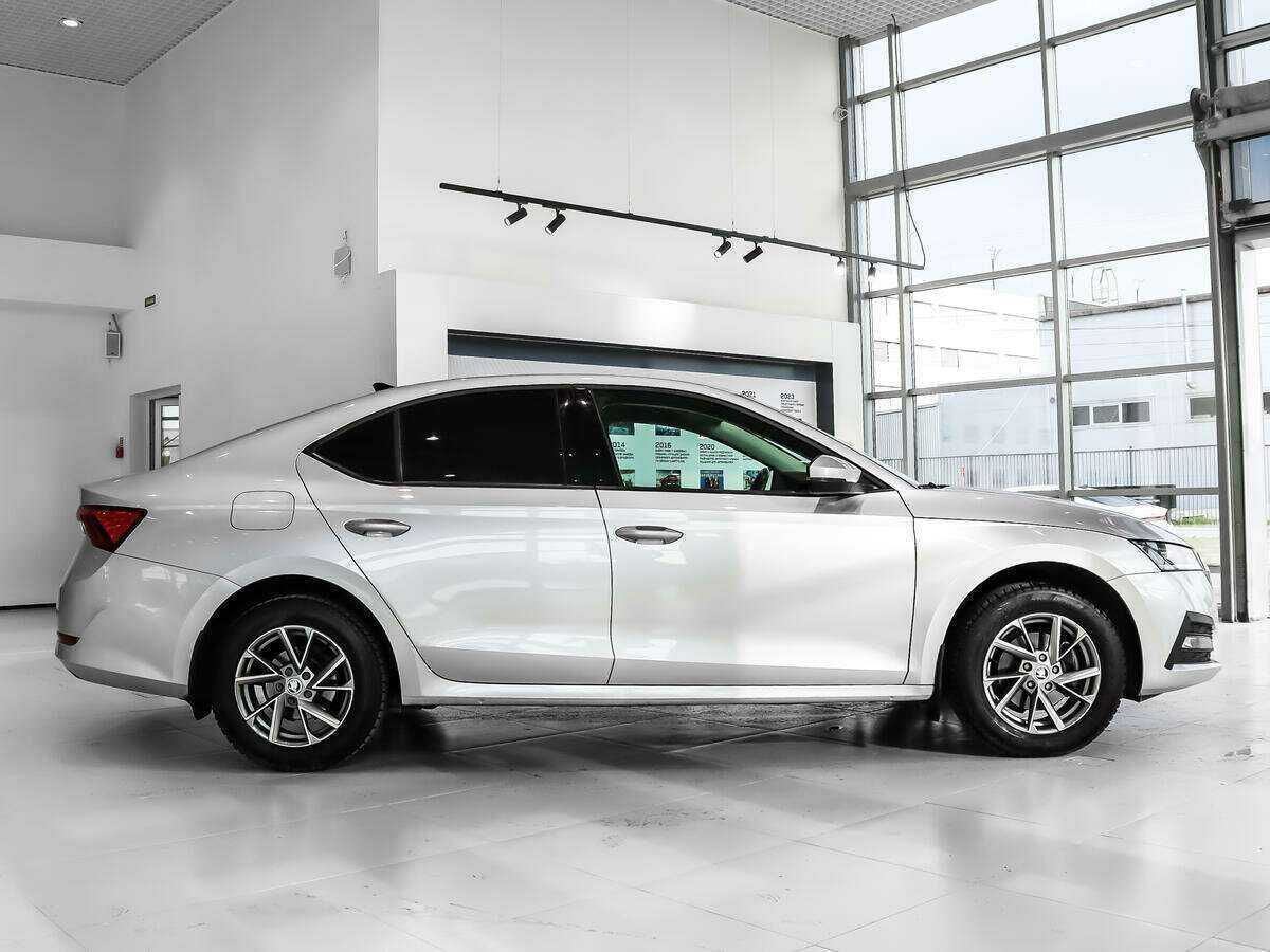 Купить Skoda Octavia с пробегом. Фото: #2
