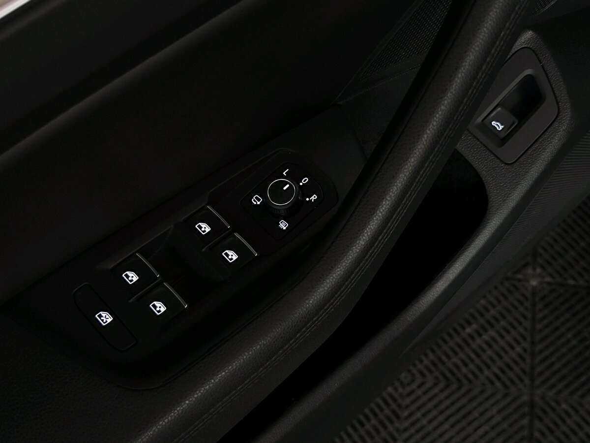 Купить Volkswagen Passat с пробегом. Фото: #23