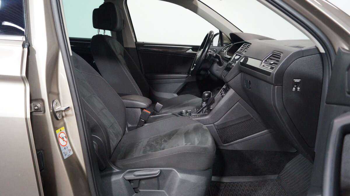 Купить Volkswagen Tiguan с пробегом. Фото: #11
