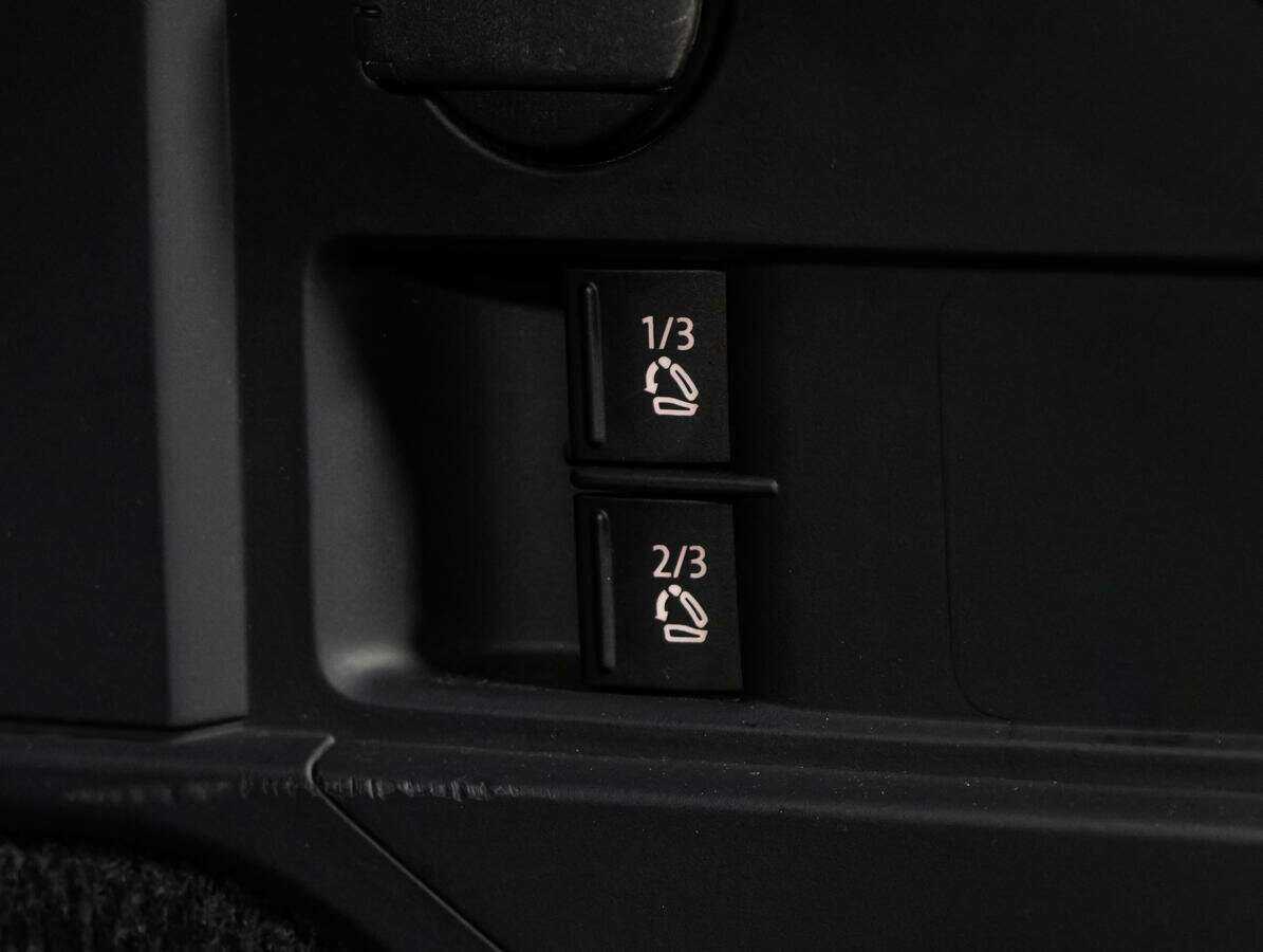 Купить Volkswagen Touareg с пробегом. Фото: #18