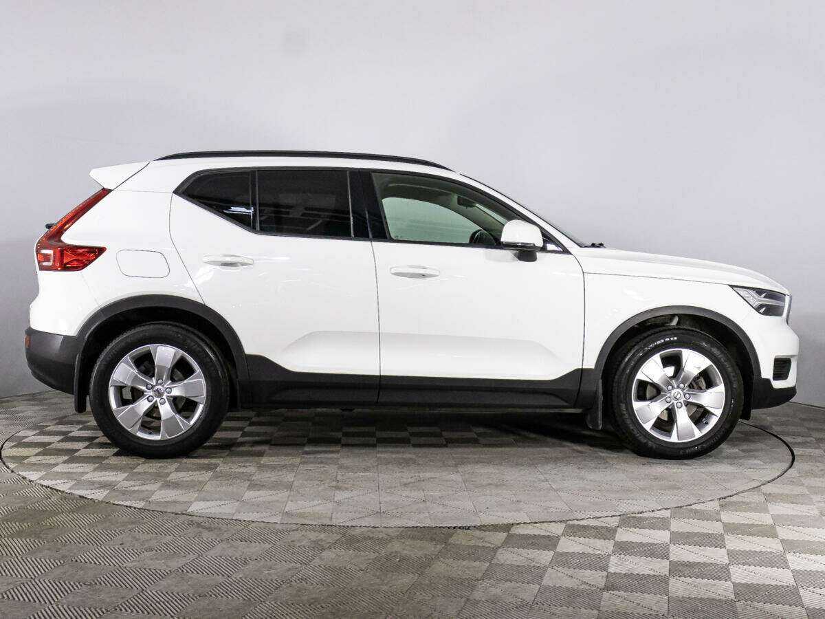 Купить Volvo XC40 с пробегом. Фото: #3