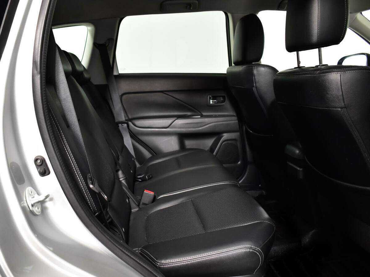 Купить Mitsubishi Outlander с пробегом. Фото: #9