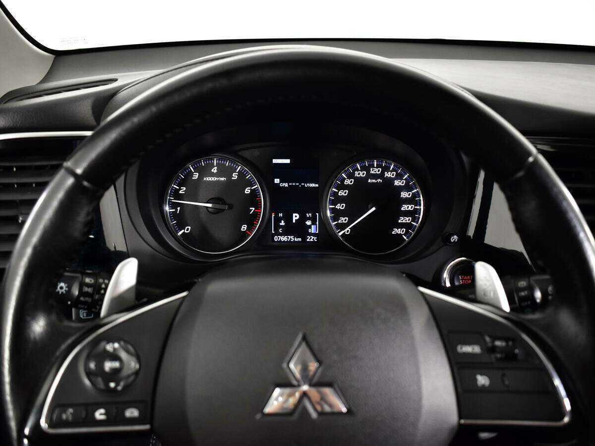 Купить Mitsubishi Outlander с пробегом. Фото: #10