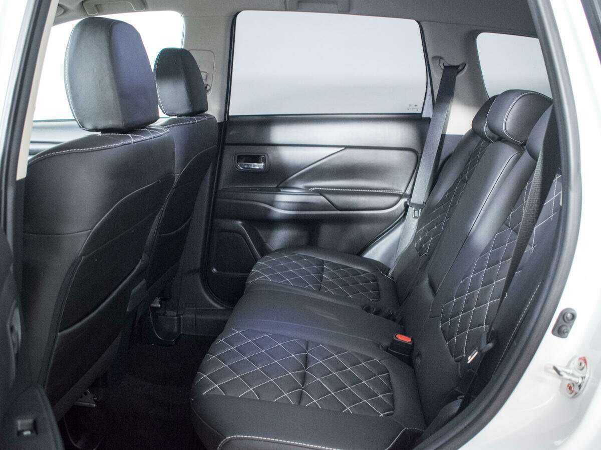 Купить Mitsubishi Outlander с пробегом. Фото: #9