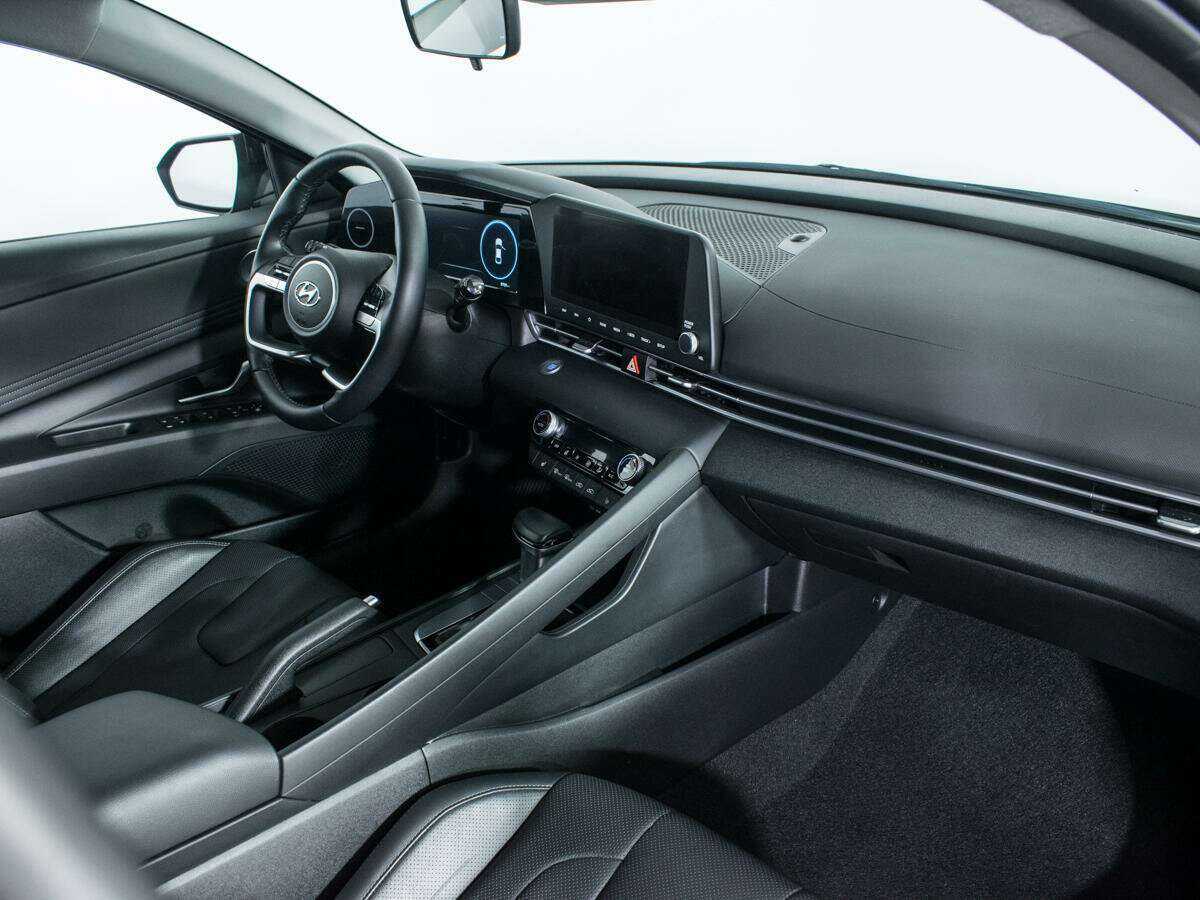 Купить Hyundai Elantra с пробегом. Фото: #8