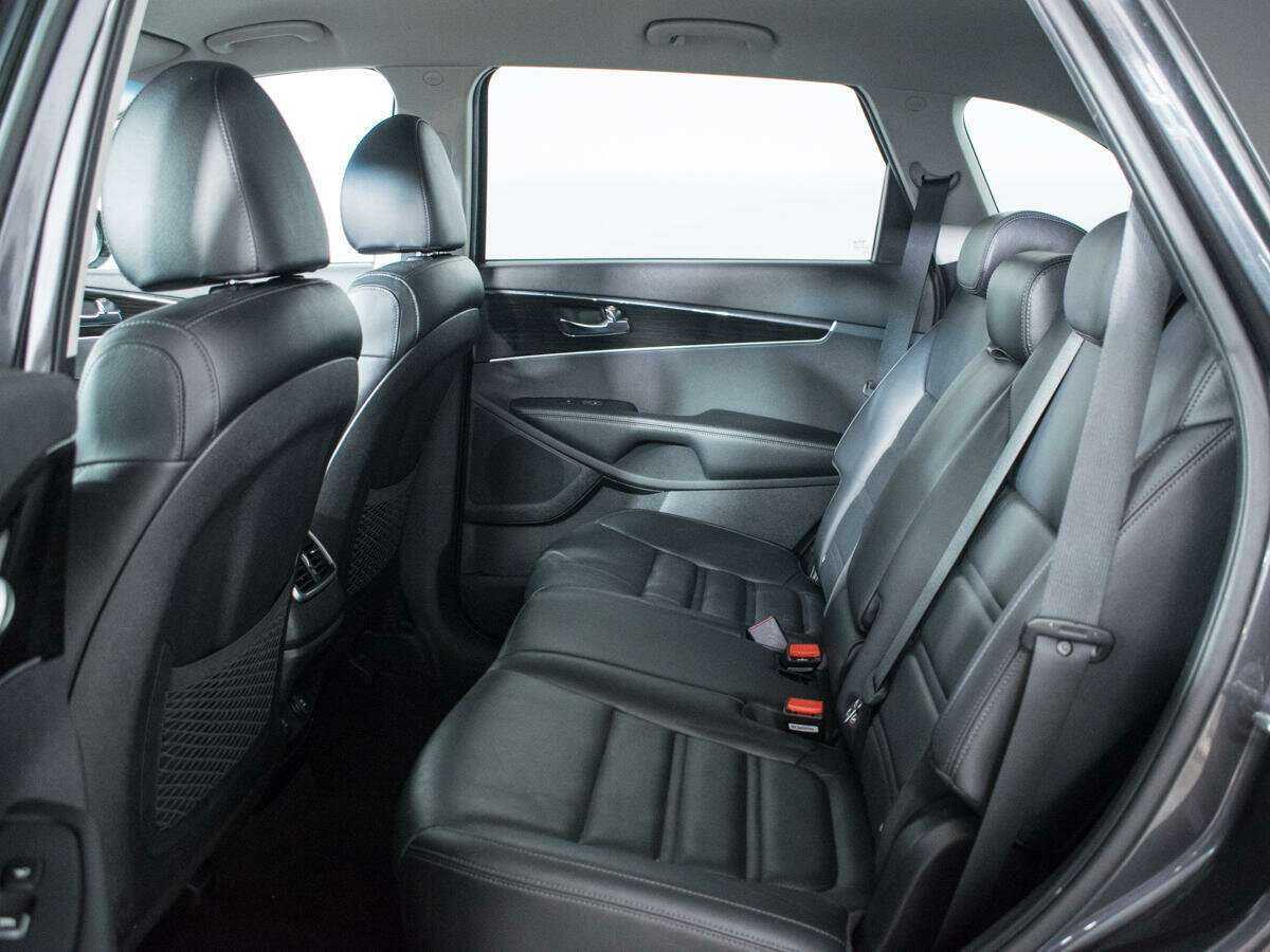 Купить Kia Sorento с пробегом. Фото: #9