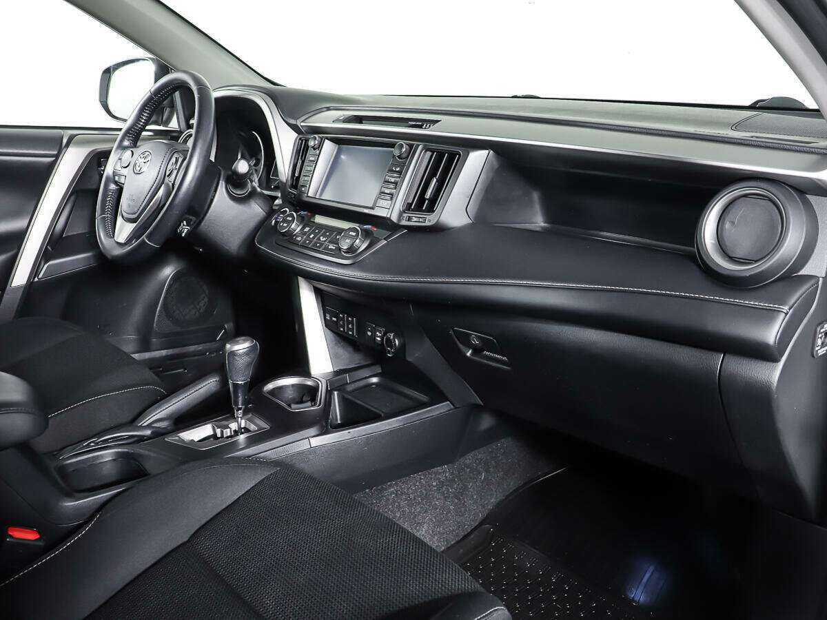Купить Toyota RAV4 с пробегом. Фото: #8