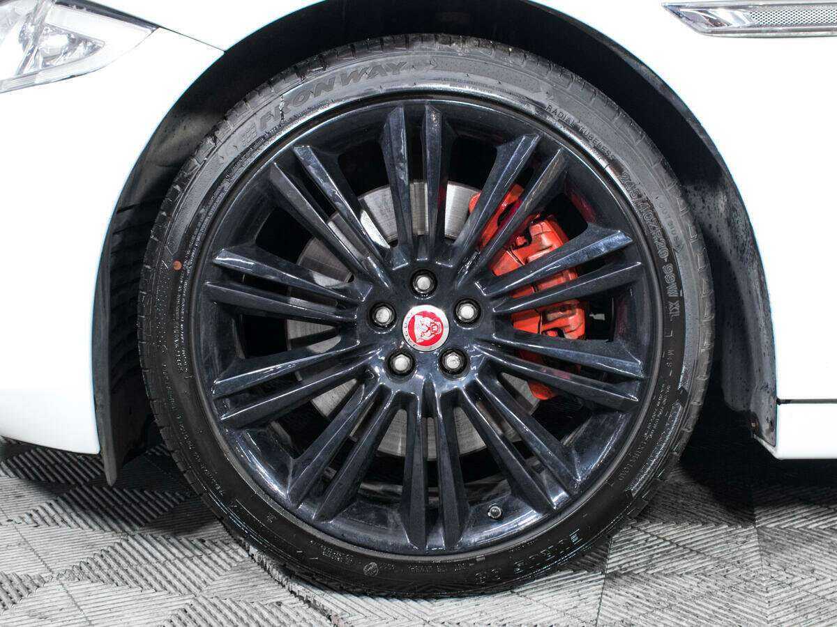 Купить Jaguar XJ с пробегом. Фото: #21