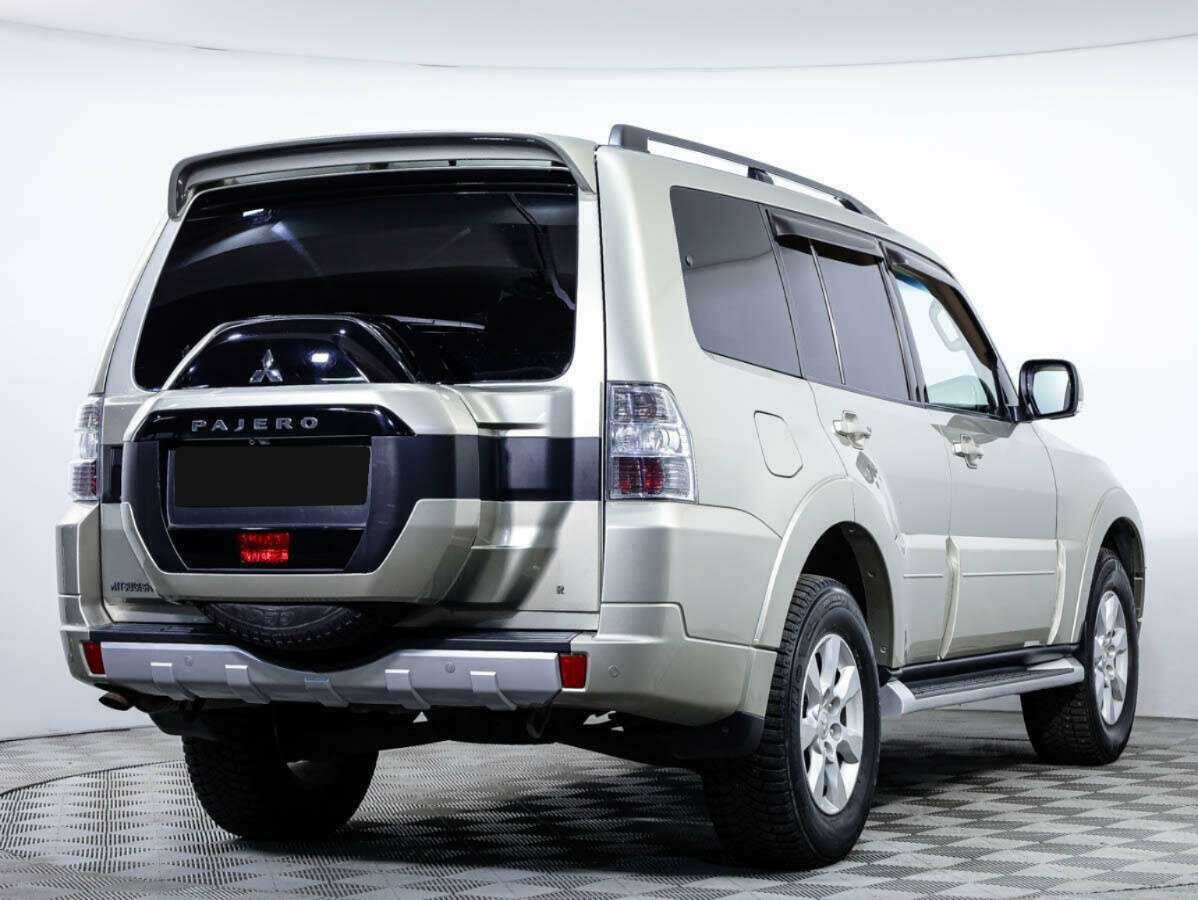 Купить Mitsubishi Pajero с пробегом. Фото: #3