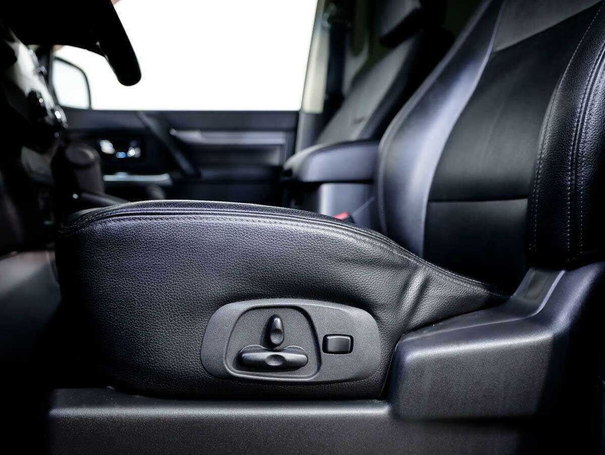 Купить Mitsubishi Pajero с пробегом. Фото: #12