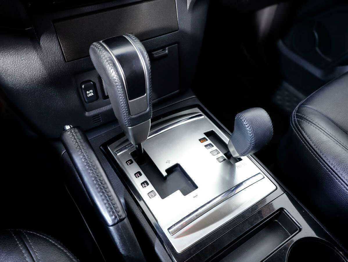 Купить Mitsubishi Pajero с пробегом. Фото: #16