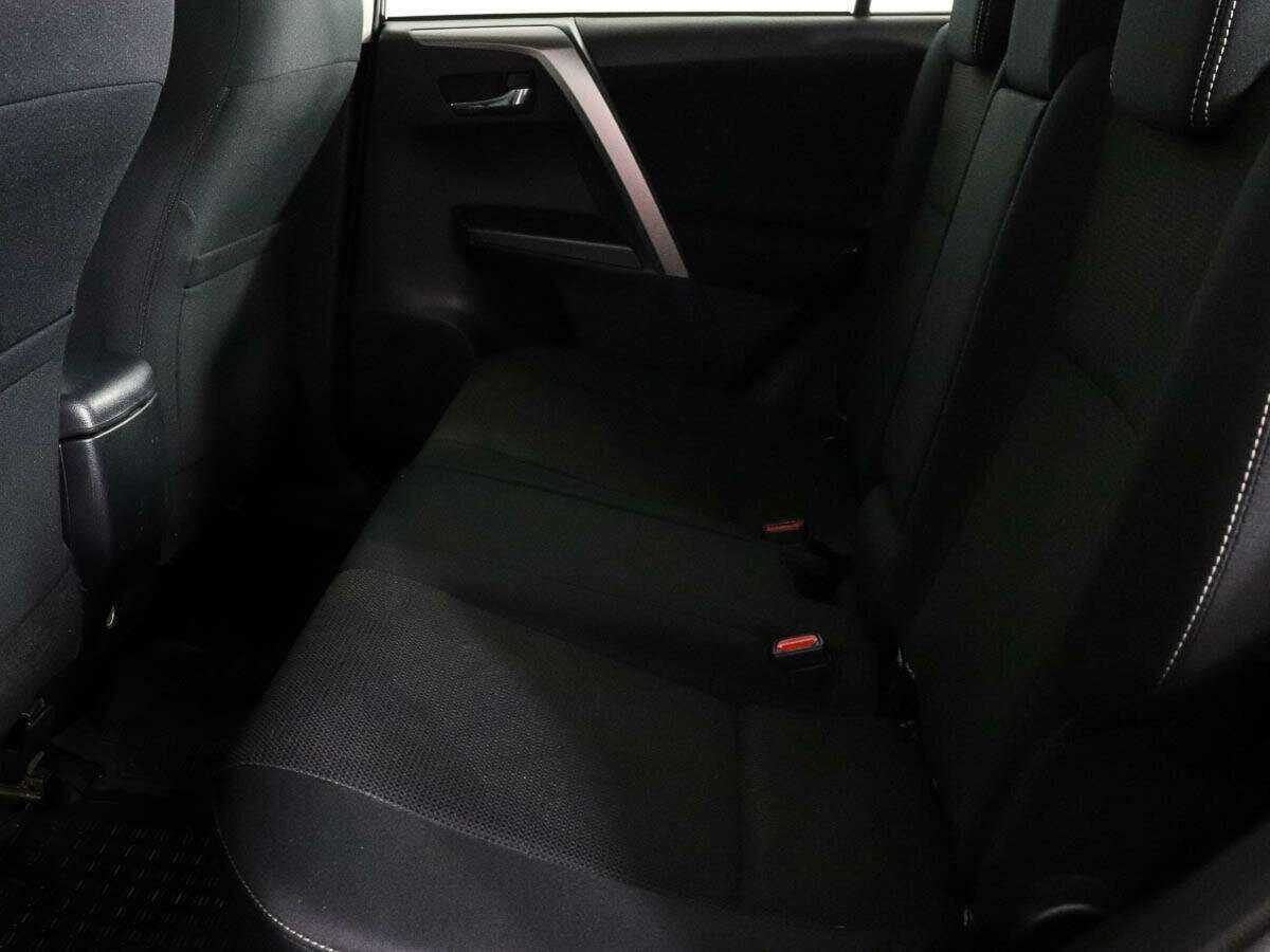 Купить Toyota RAV4 с пробегом. Фото: #7