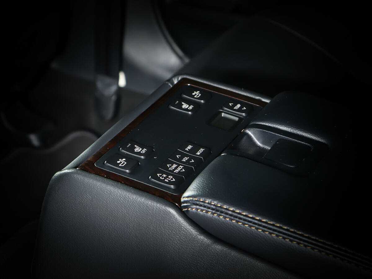 Продажа Б/У Тойота Камри. Фото: #4