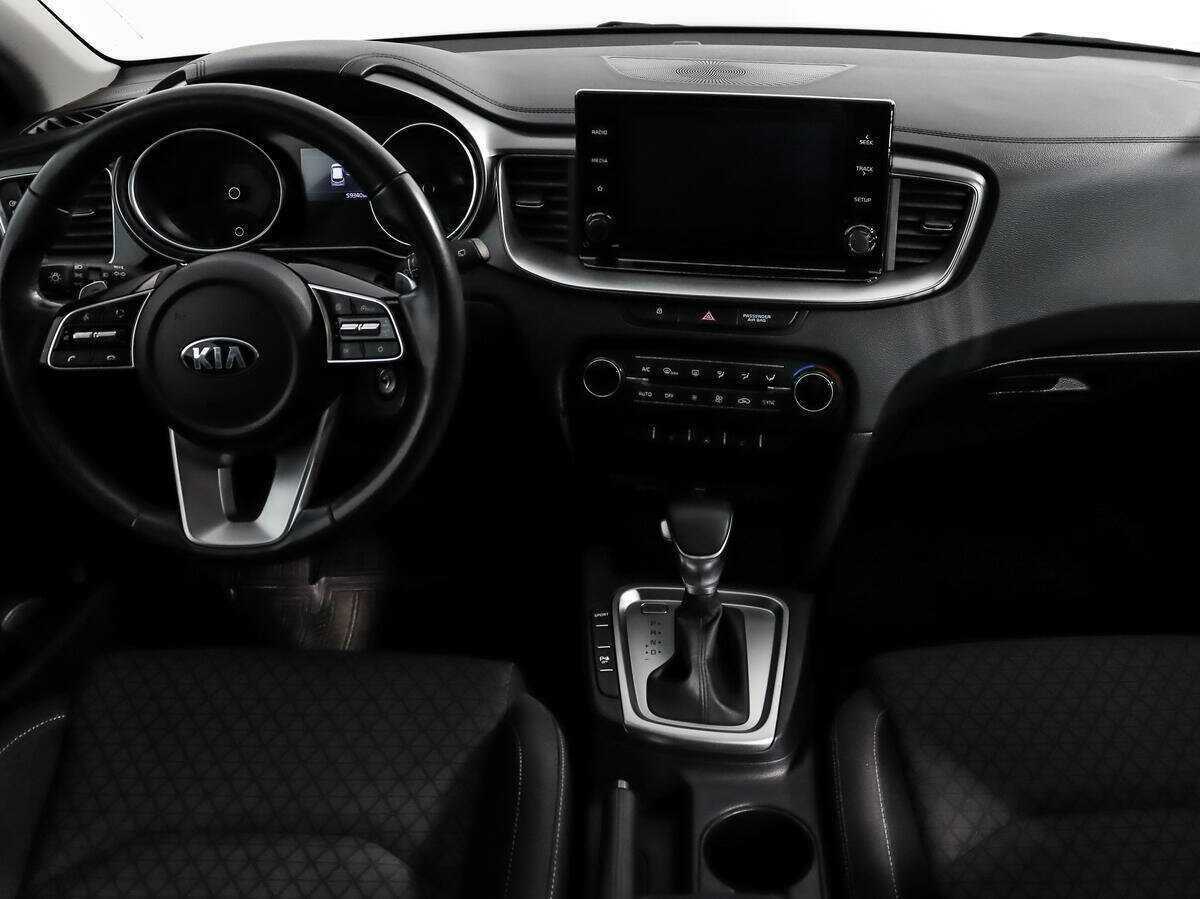 Купить Kia Ceed с пробегом. Фото: #11
