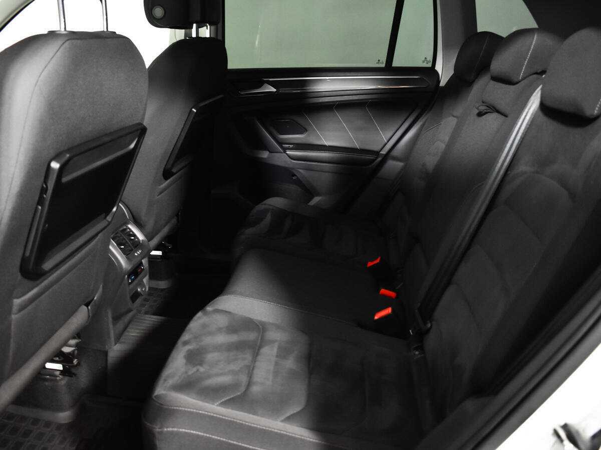 Купить Volkswagen Tiguan с пробегом. Фото: #9