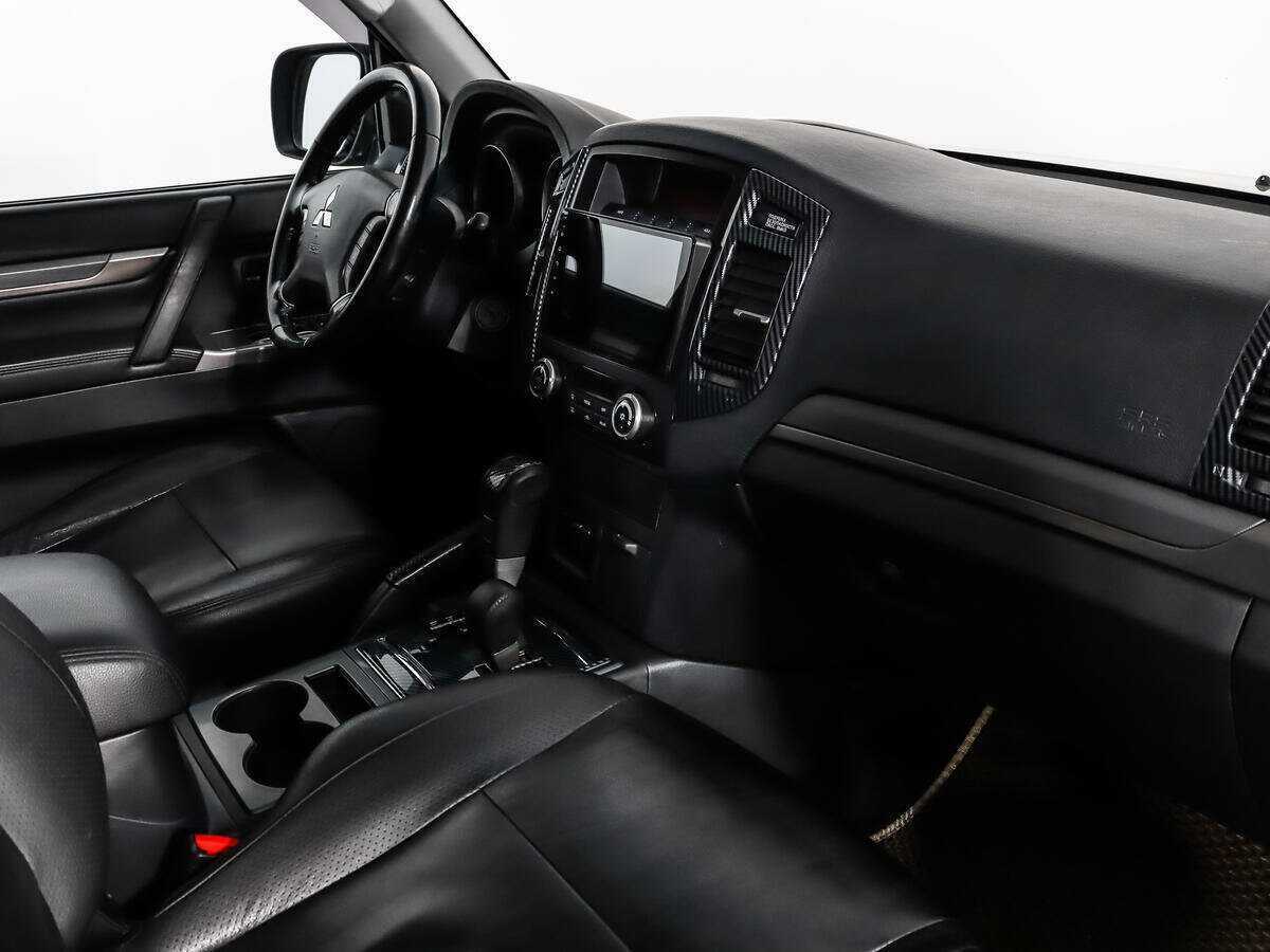 Купить Mitsubishi Pajero с пробегом. Фото: #11