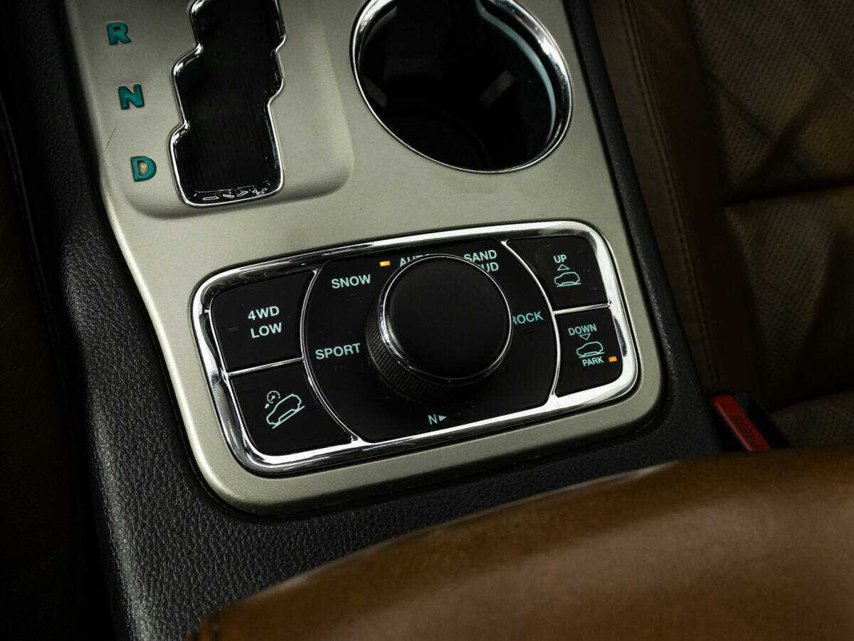 Купить Jeep Grand Cherokee с пробегом. Фото: #16