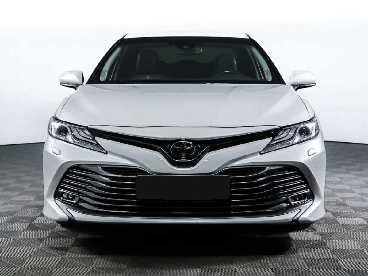 Купить Toyota Camry с пробегом. Фото: #1