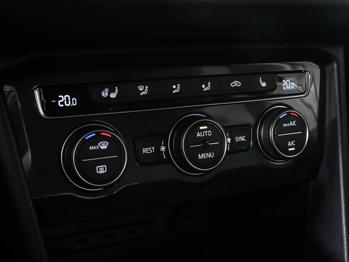 Купить Volkswagen Tiguan с пробегом. Фото: #18