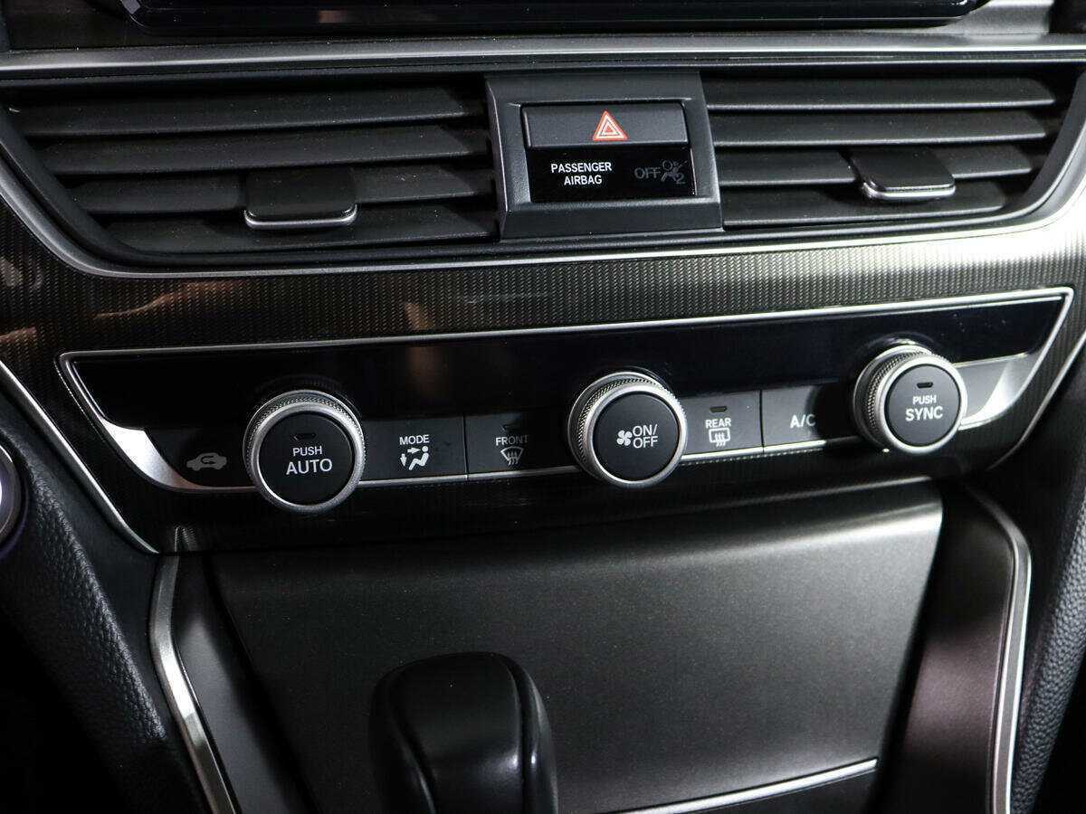 Купить Honda Accord с пробегом. Фото: #17