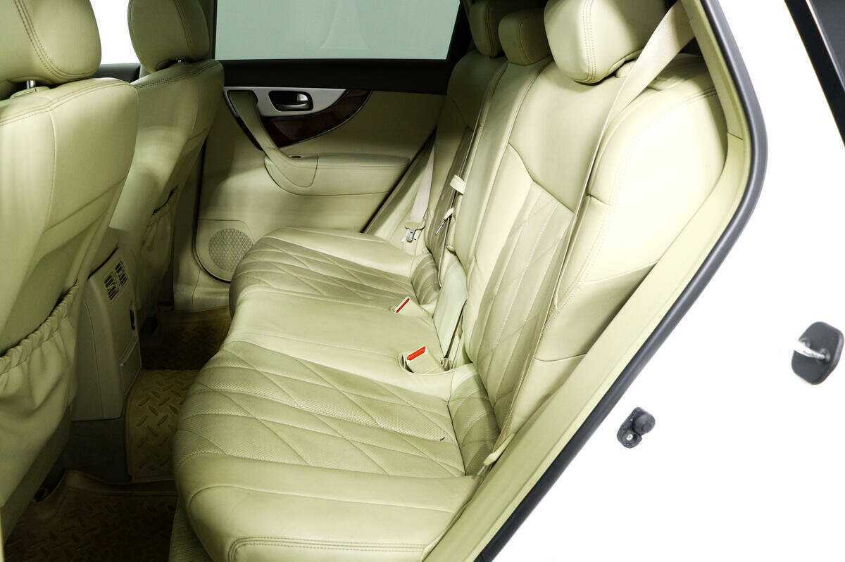 Купить Infiniti FX с пробегом. Фото: #11