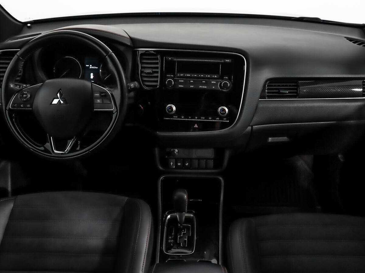 Купить Mitsubishi Outlander с пробегом. Фото: #13