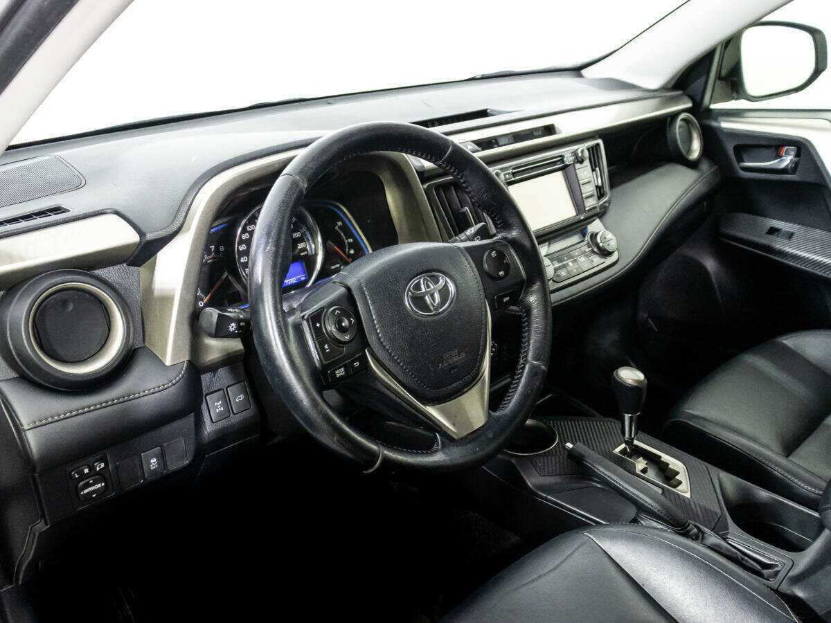 Купить Toyota RAV4 с пробегом. Фото: #10