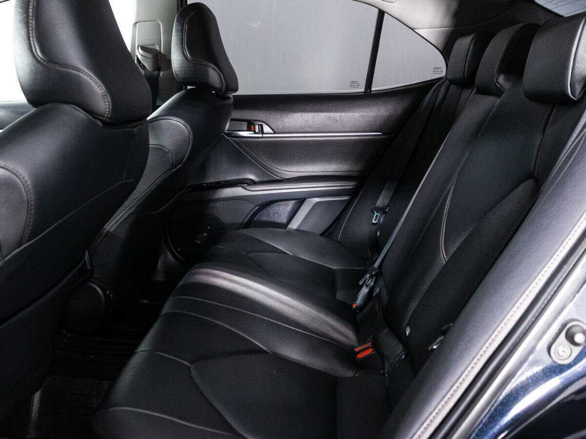 Купить Toyota Camry с пробегом. Фото: #9